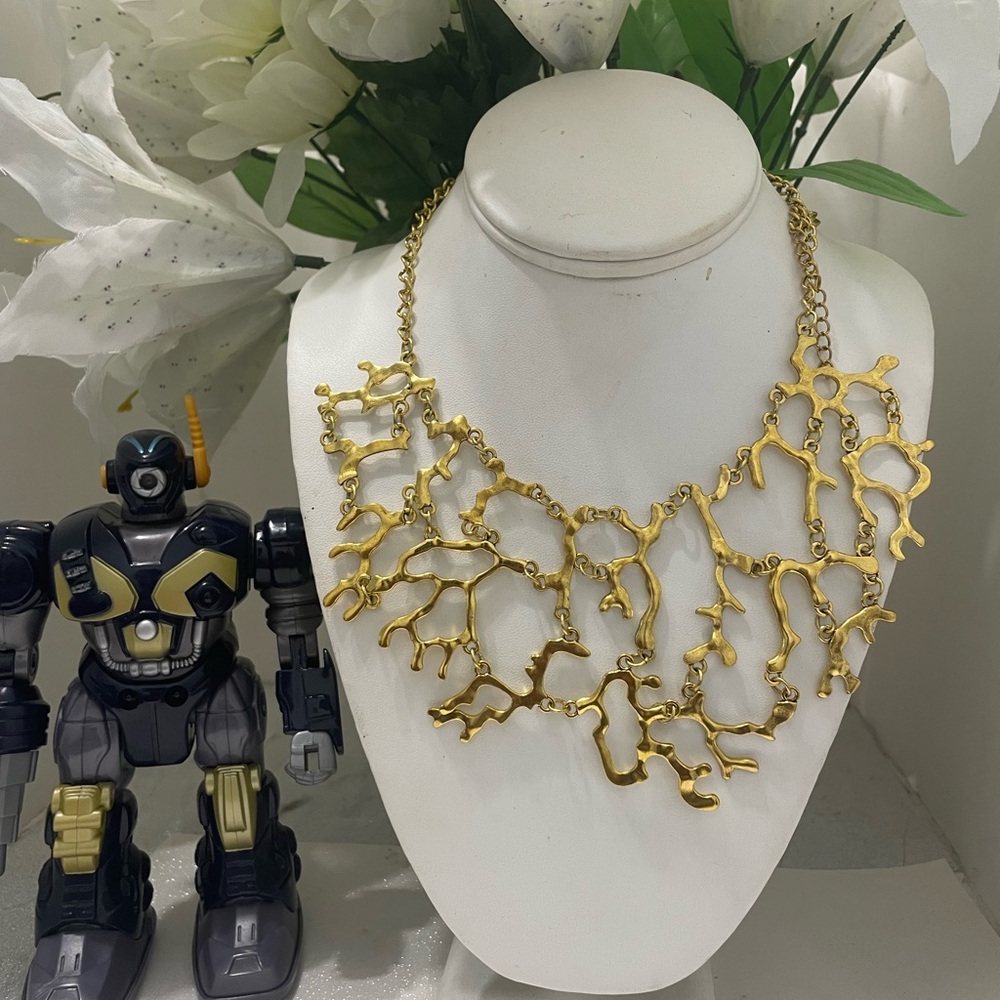 Family Statement SHIVE Necklace  2025 - Picture 8 of 12